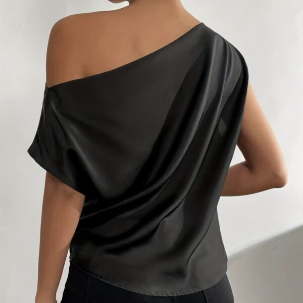 Ladies' Solid Color Asymmetrical Collar Pleated Elegant Casual Sloping Shoulder Collar Off Shoulder Top - Image 3