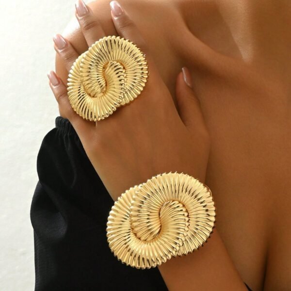 14K Gold Plated Golden Shell-Inspired  Jewelry Set - Necklace, Earrings, And Ring - Image 5