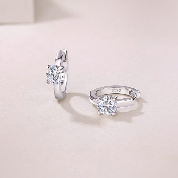 Set Out To The Heart Of Luxury Fashion Diamond Earrings Stud Mossan Diamond Silver Ornaments - Image 3
