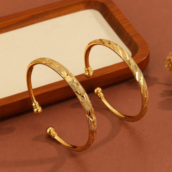 1pcsVintage Gold-plated 18k Delicate Pattern Bracelet, Sand Gold Women's Open Bracelet, Suitable For Daily Wear Holiday Gifts - Image 4