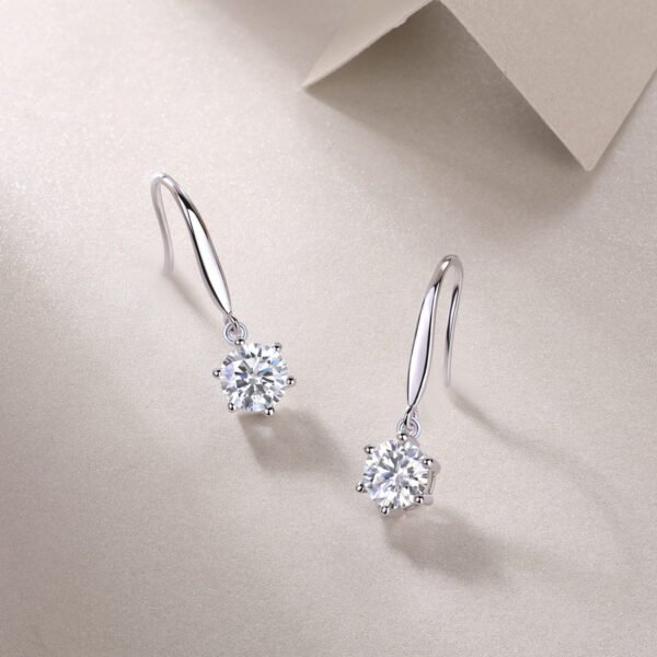 Jumping Wind Inlaid Moissanite Silver Earrings Luxury Fashion Diamond Earrings - Image 4