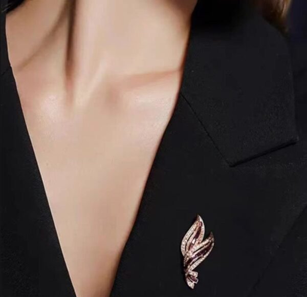 New Xiaoxiangfeng Diamond Studded Leaf Brooch - Image 5
